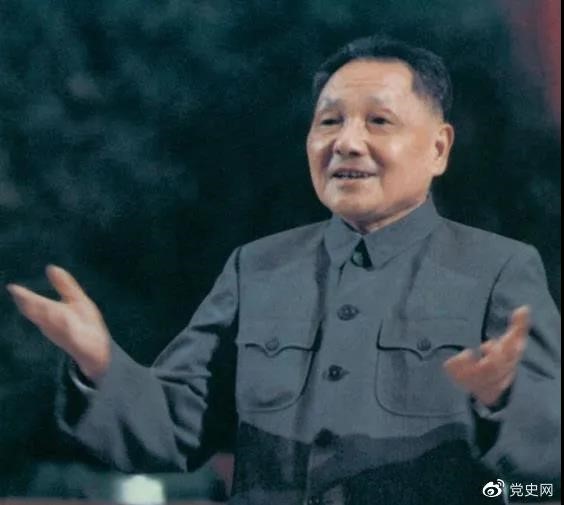 在1978年2月24日至3月8日召開的全國政協(xié)五屆一次會議上，鄧小平當(dāng)選為全國政協(xié)主席。