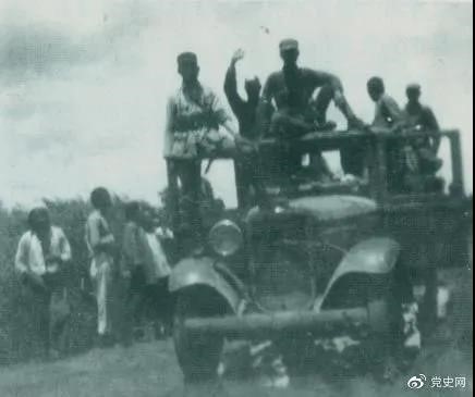 1938年3月31日，129師在邯長(zhǎng)公路的響堂鋪伏擊日軍，這是在戰(zhàn)斗中繳獲的汽車(chē)。