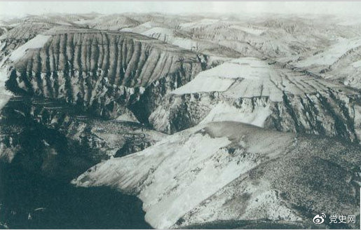 1947年4月14日，西北野戰(zhàn)兵團取得了羊馬河戰(zhàn)役的勝利。圖為羊馬河戰(zhàn)役戰(zhàn)場。