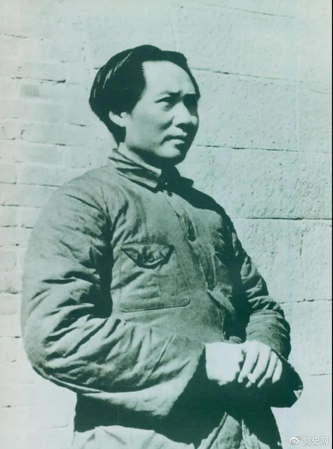 1936年2月至5月，毛澤東、彭德懷率軍進行了東征戰(zhàn)役。圖為指揮東征戰(zhàn)役時的毛澤東。
