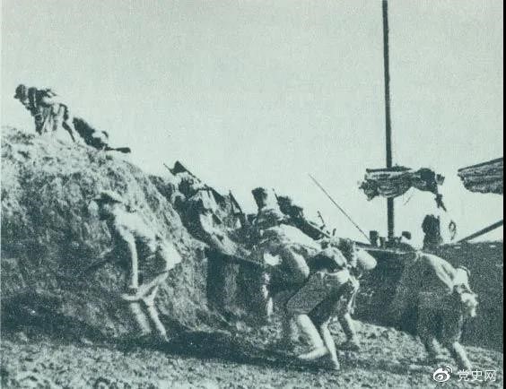 1949年5月23日，人民解放軍向上海國(guó)民黨政府軍隊(duì)發(fā)起總攻，占領(lǐng)了黃浦江堤。