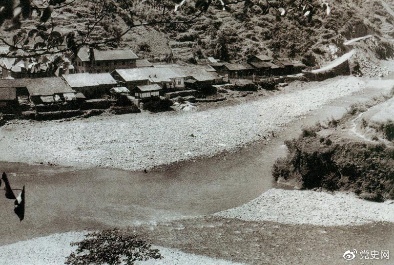 　　1935年6月26日，中共中央政治局在四川懋功兩河口召開會(huì)議。會(huì)議決定紅軍北上創(chuàng)造川陜甘根據(jù)地。圖為兩河口。